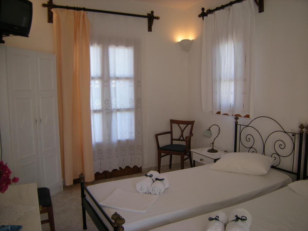 Roussos Beach Hotel Naousa  Bagian luar foto