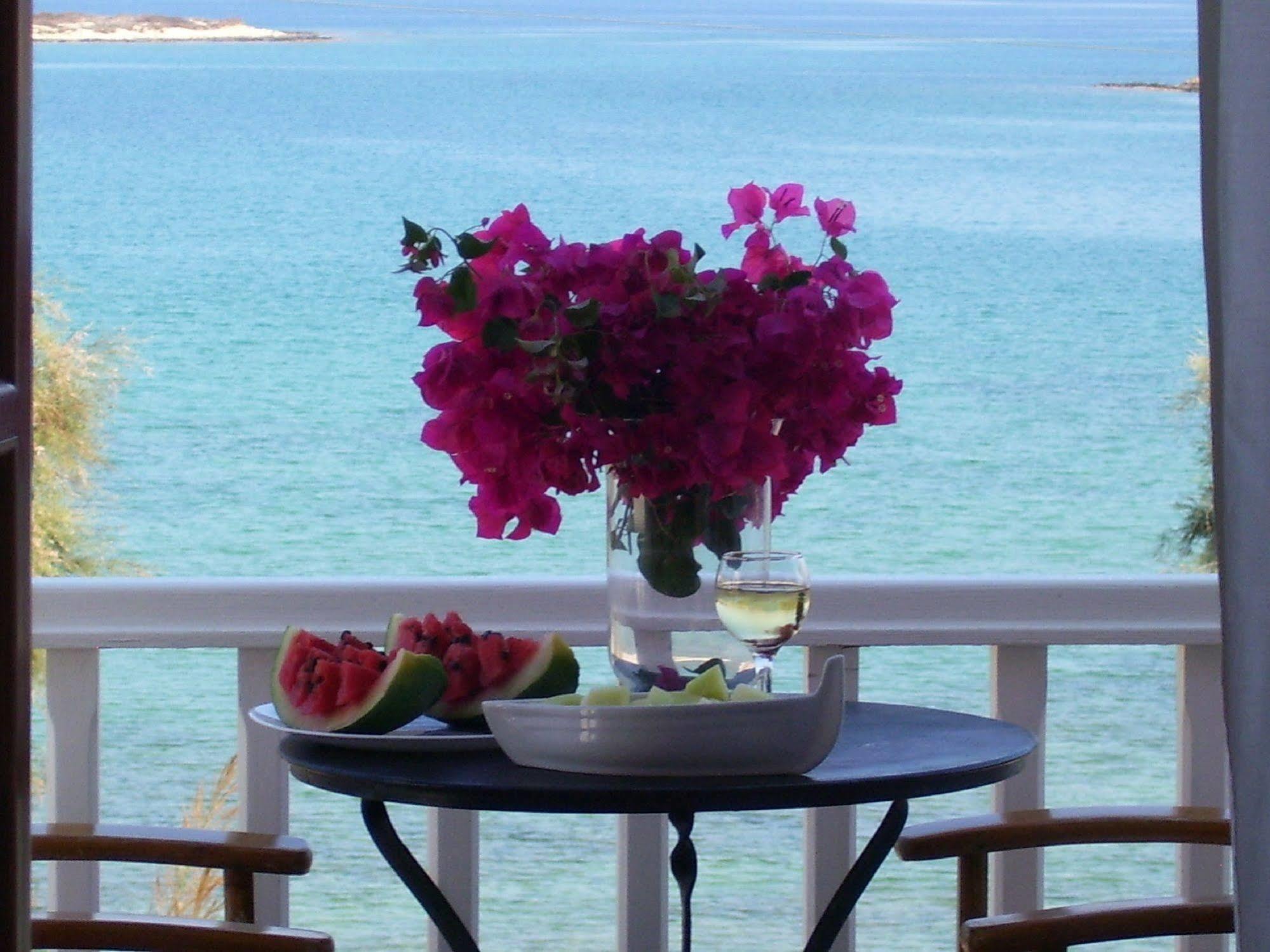 Roussos Beach Hotel Naousa  Bagian luar foto
